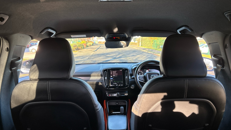 Volvo Xc40 2.0 T4 R DESIGN Pro 5dr AWD Geartronic Petrol Estate